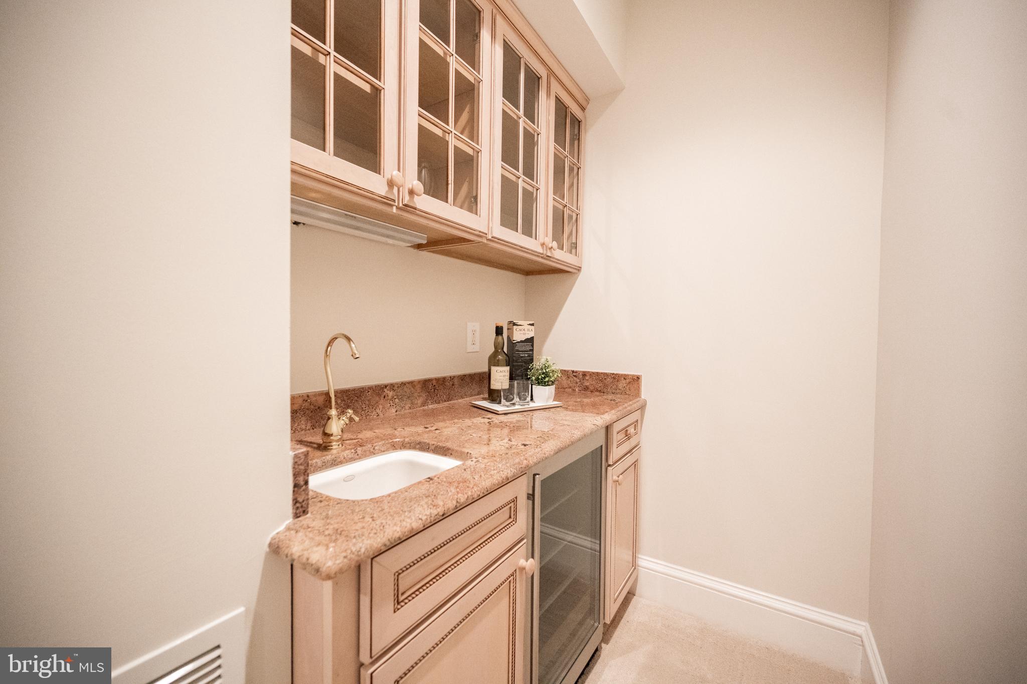 MAYWOOD - Residential