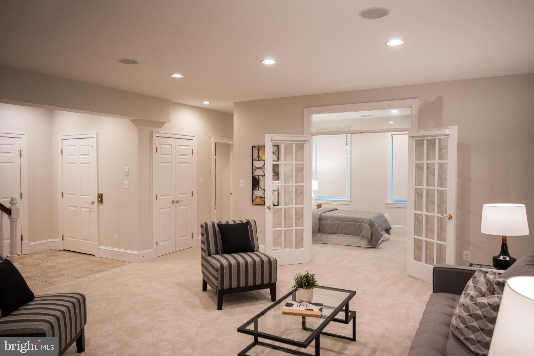 MAYWOOD - Residential