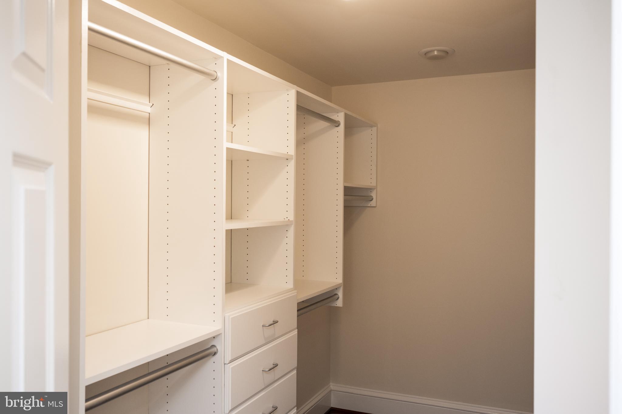 MAYWOOD - Residential