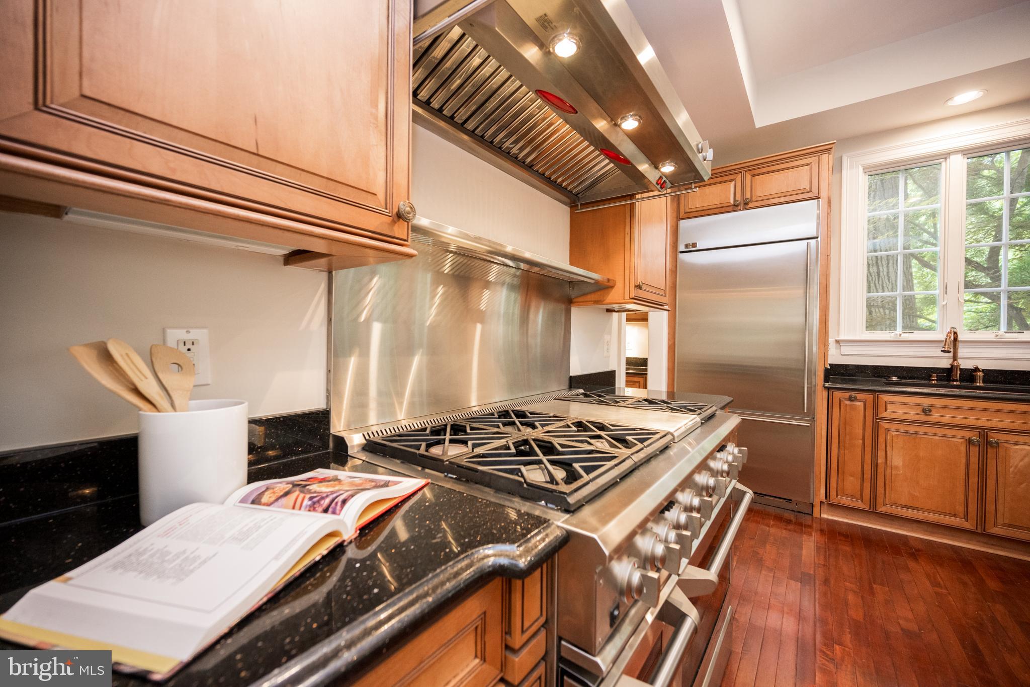 MAYWOOD - Residential