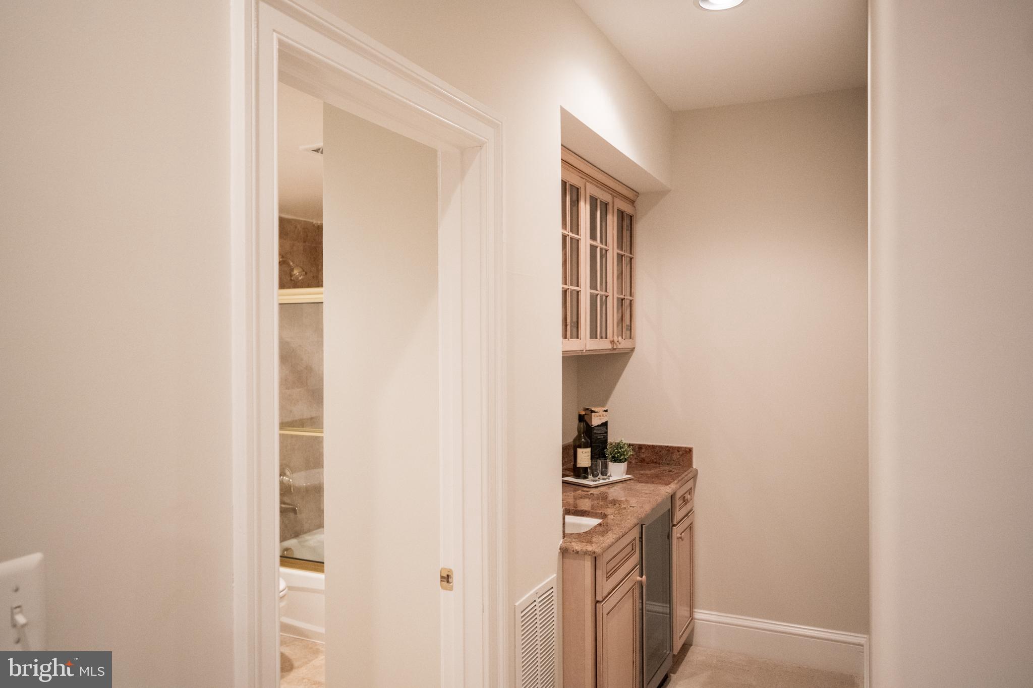 MAYWOOD - Residential