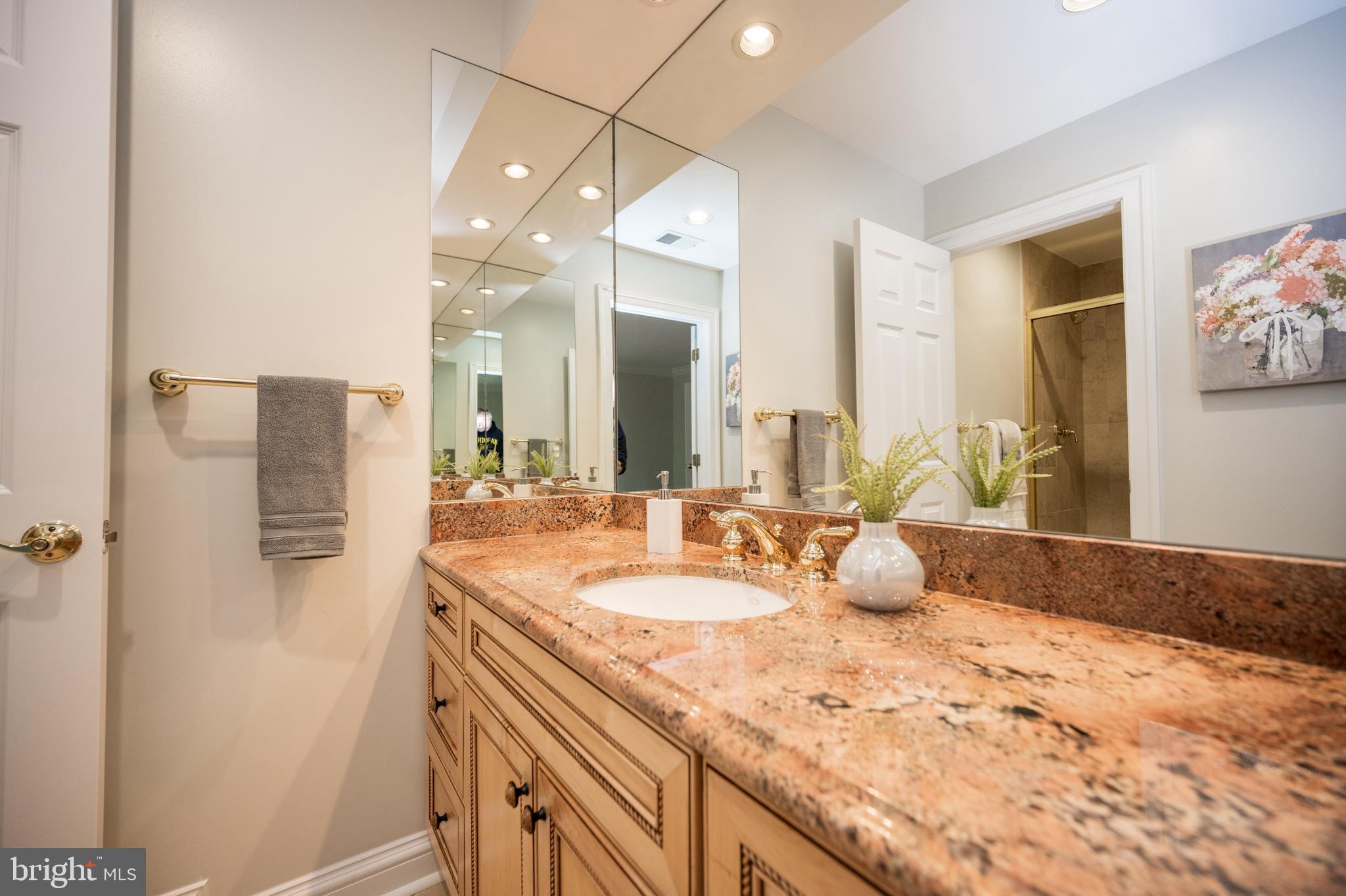 MAYWOOD - Residential