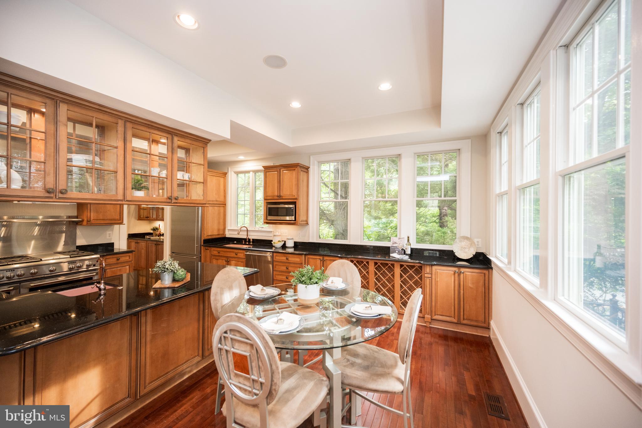 MAYWOOD - Residential