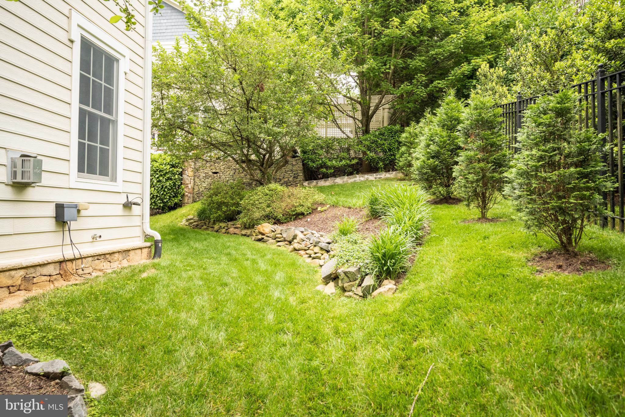 MAYWOOD - Residential