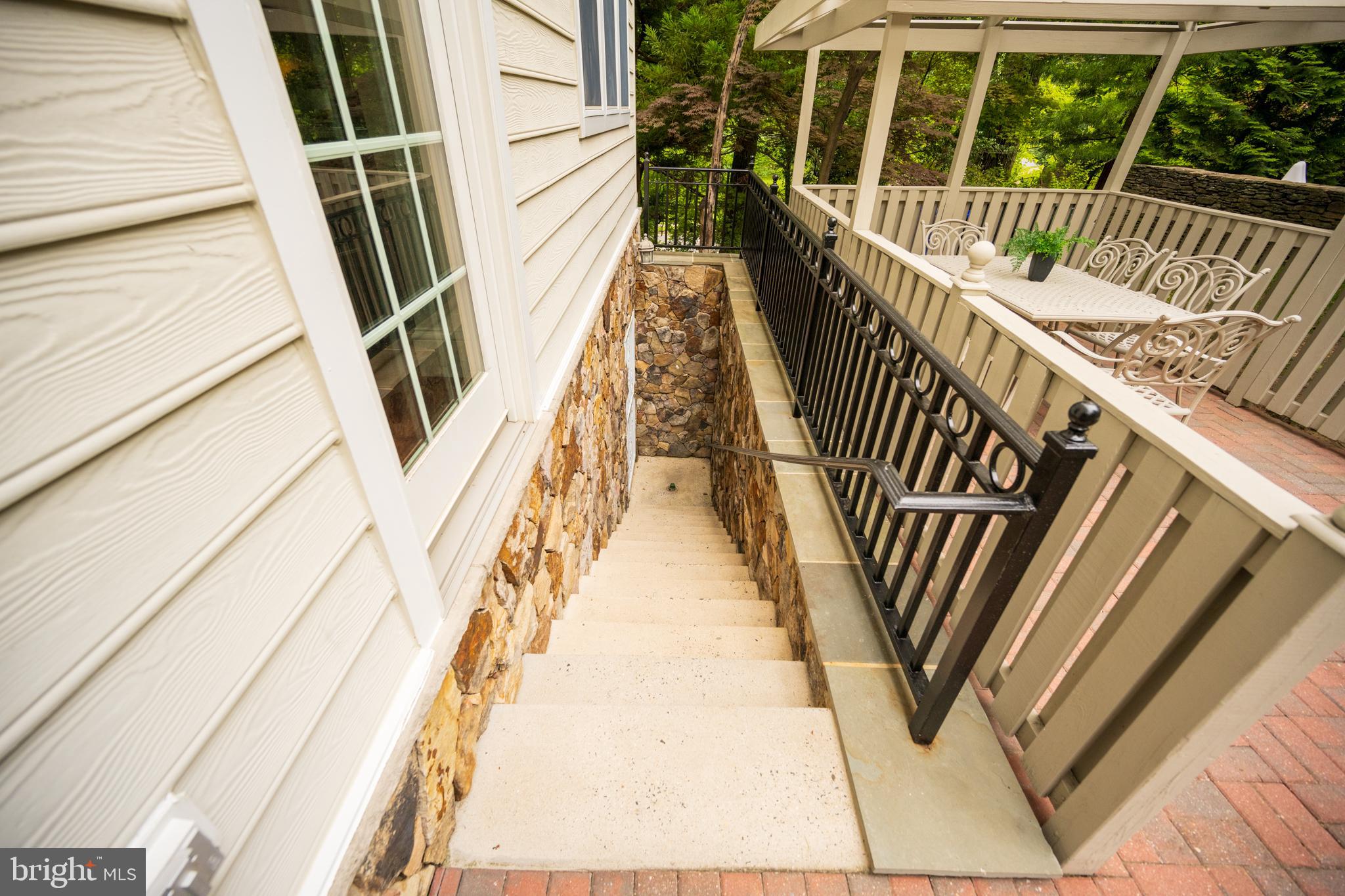 MAYWOOD - Residential