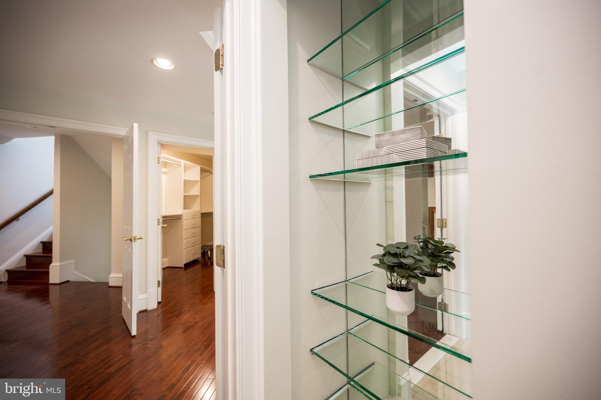 MAYWOOD - Residential