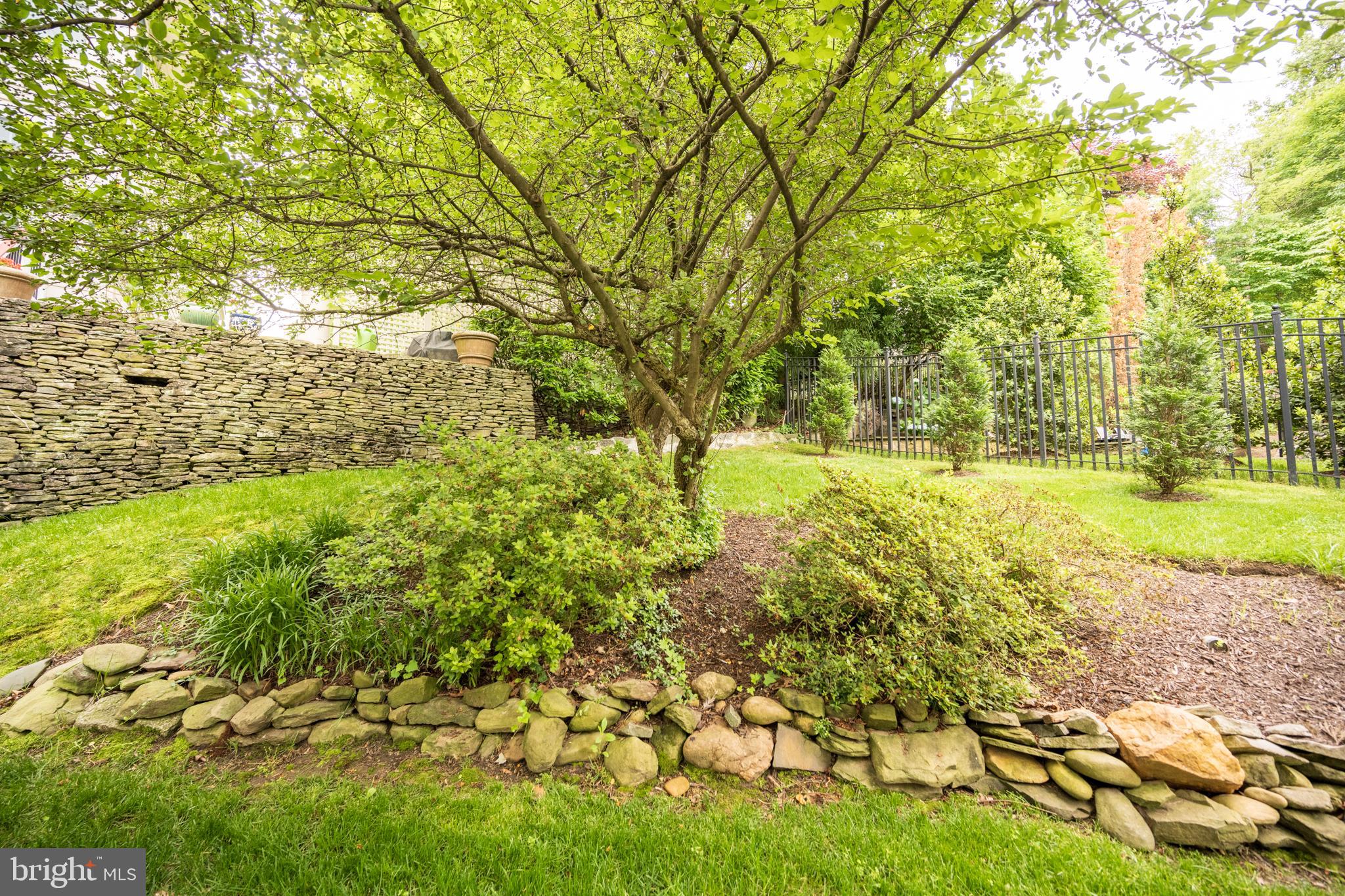 MAYWOOD - Residential