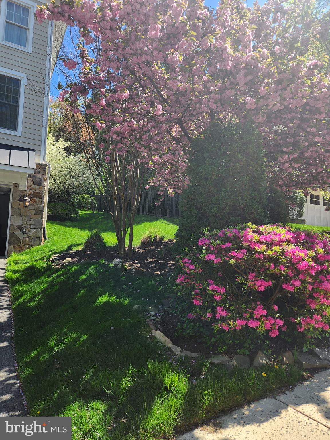 MAYWOOD - Residential