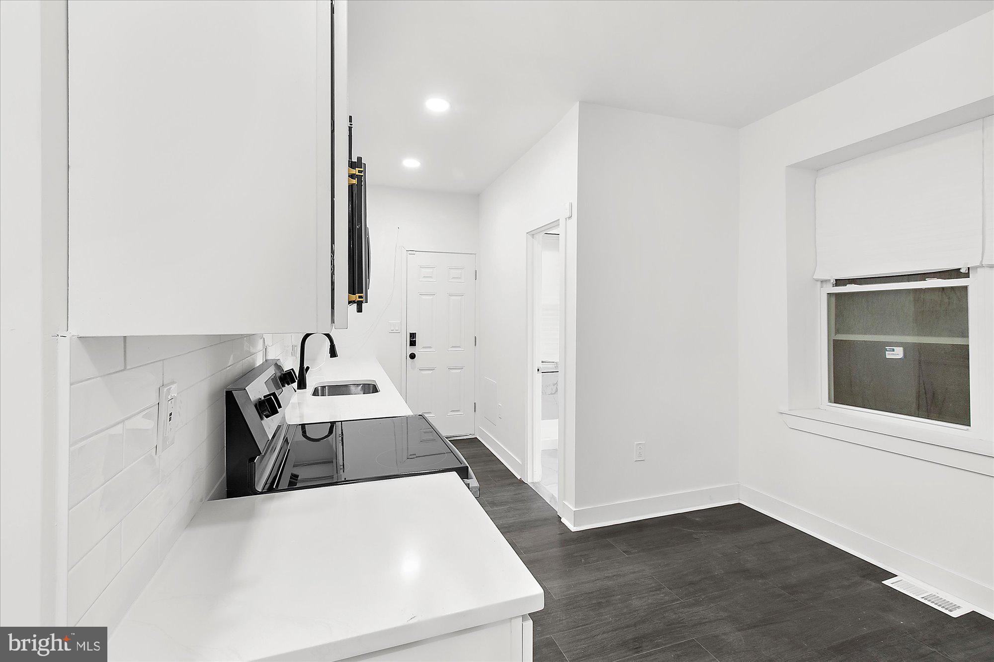 ELMWOOD PARK - Residential