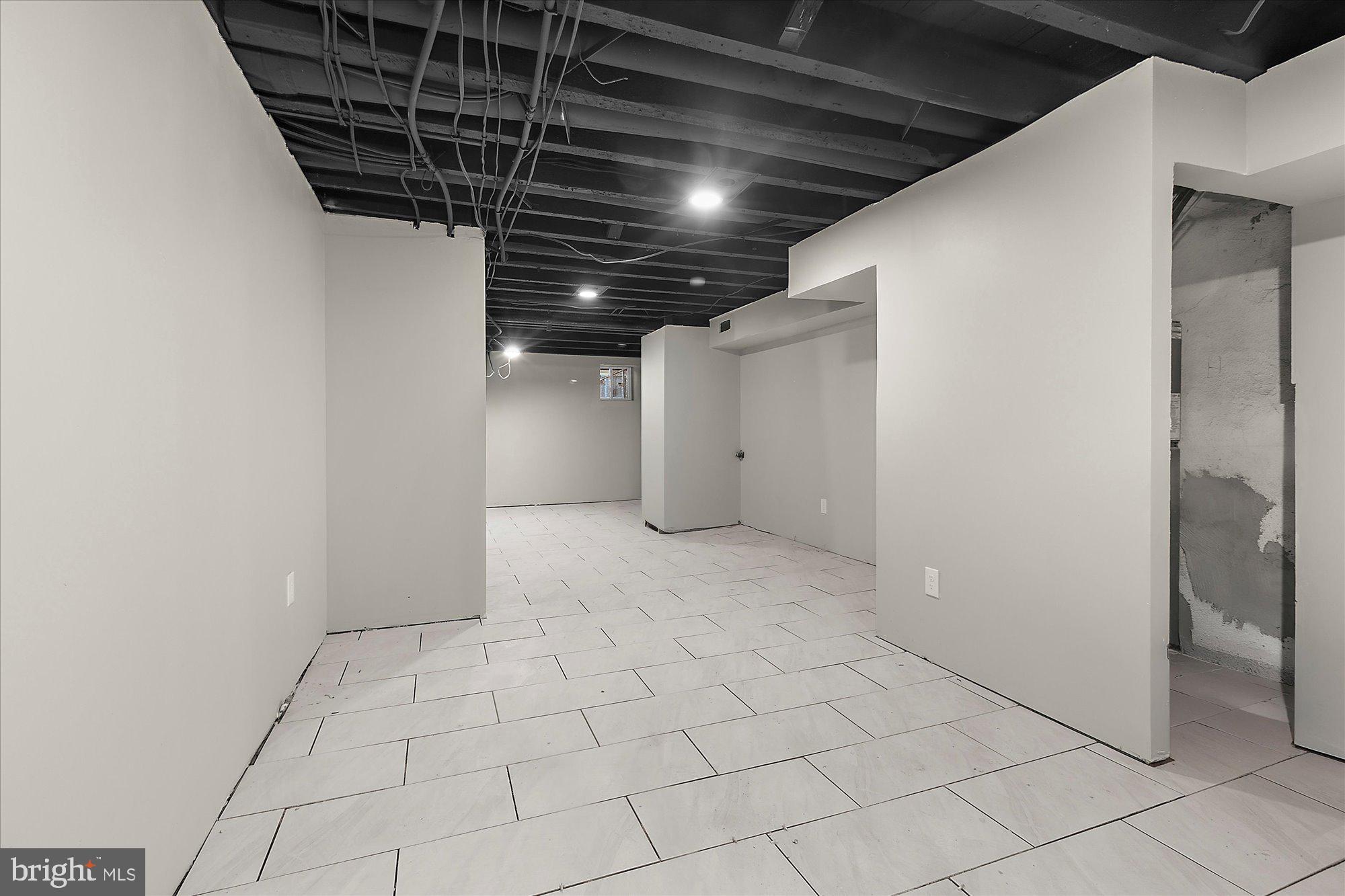 ELMWOOD PARK - Residential