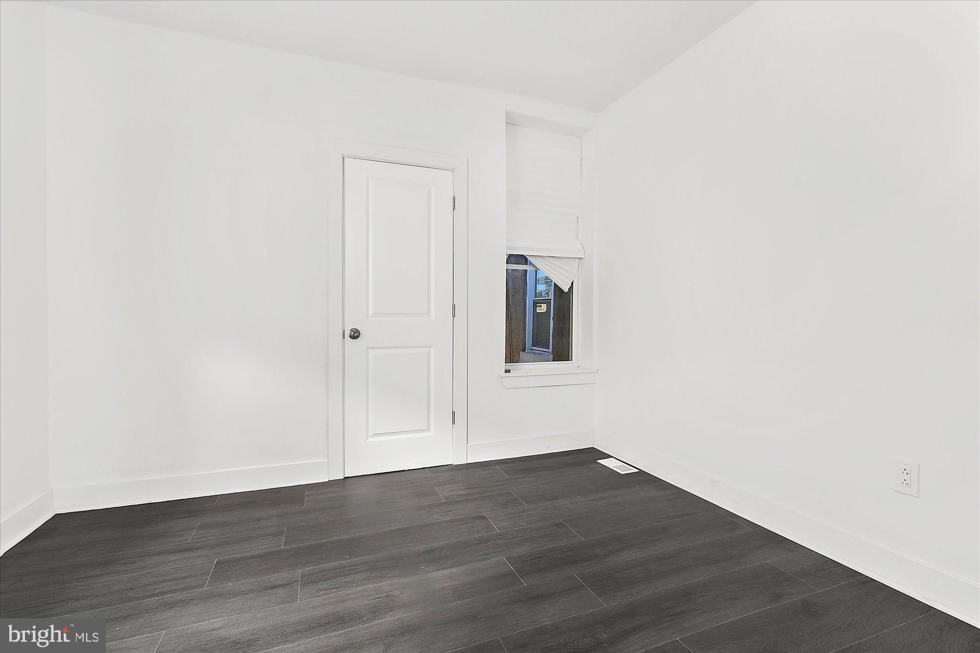 ELMWOOD PARK - Residential