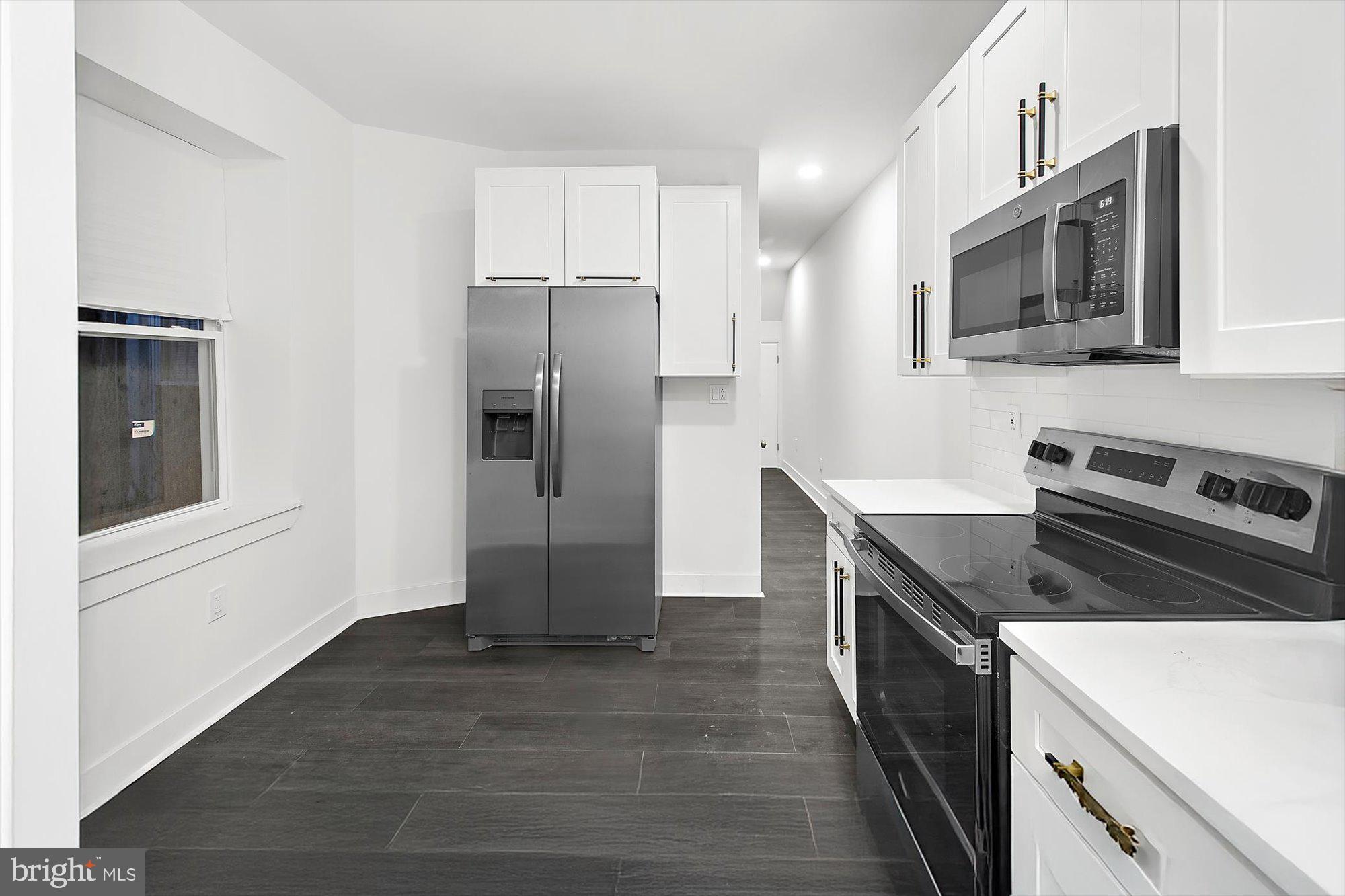 ELMWOOD PARK - Residential