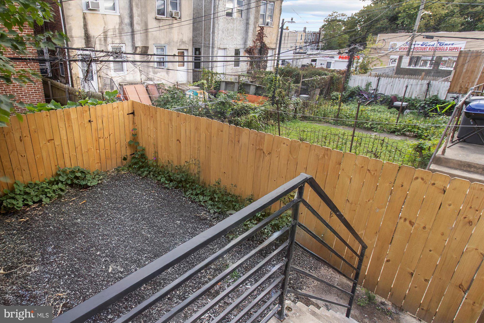 ELMWOOD PARK - Residential