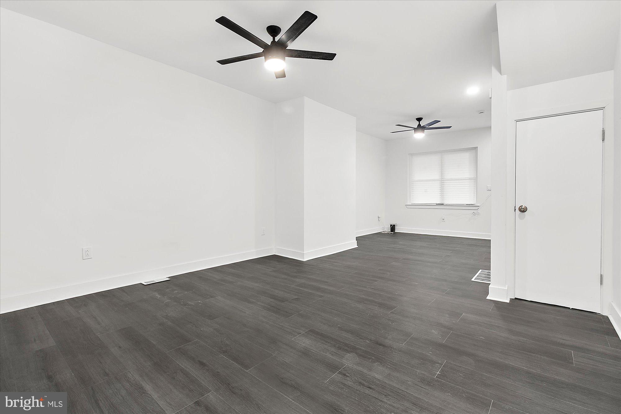 ELMWOOD PARK - Residential