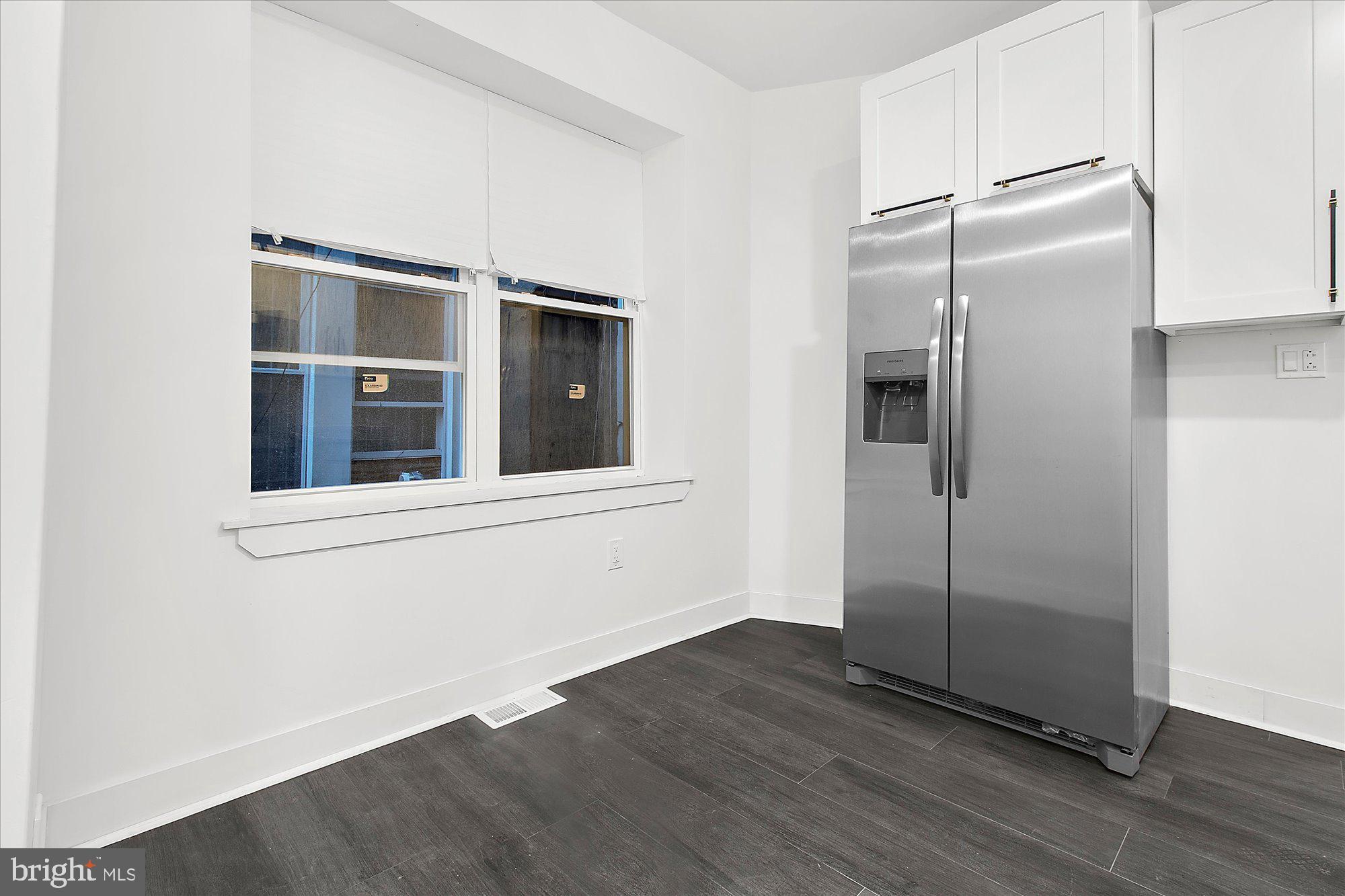 ELMWOOD PARK - Residential