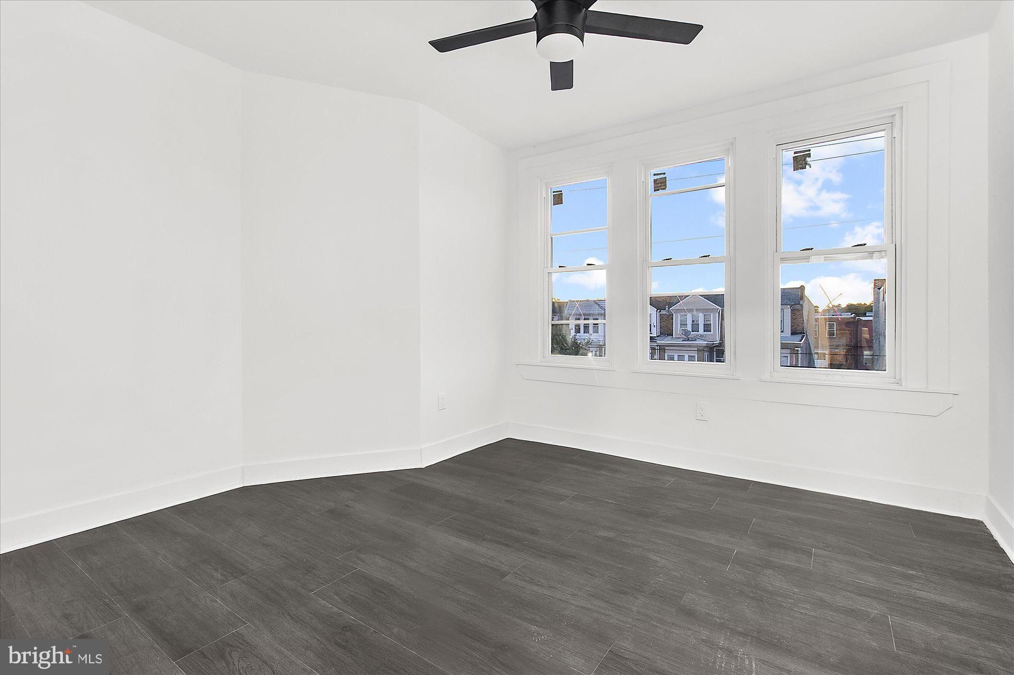 ELMWOOD PARK - Residential