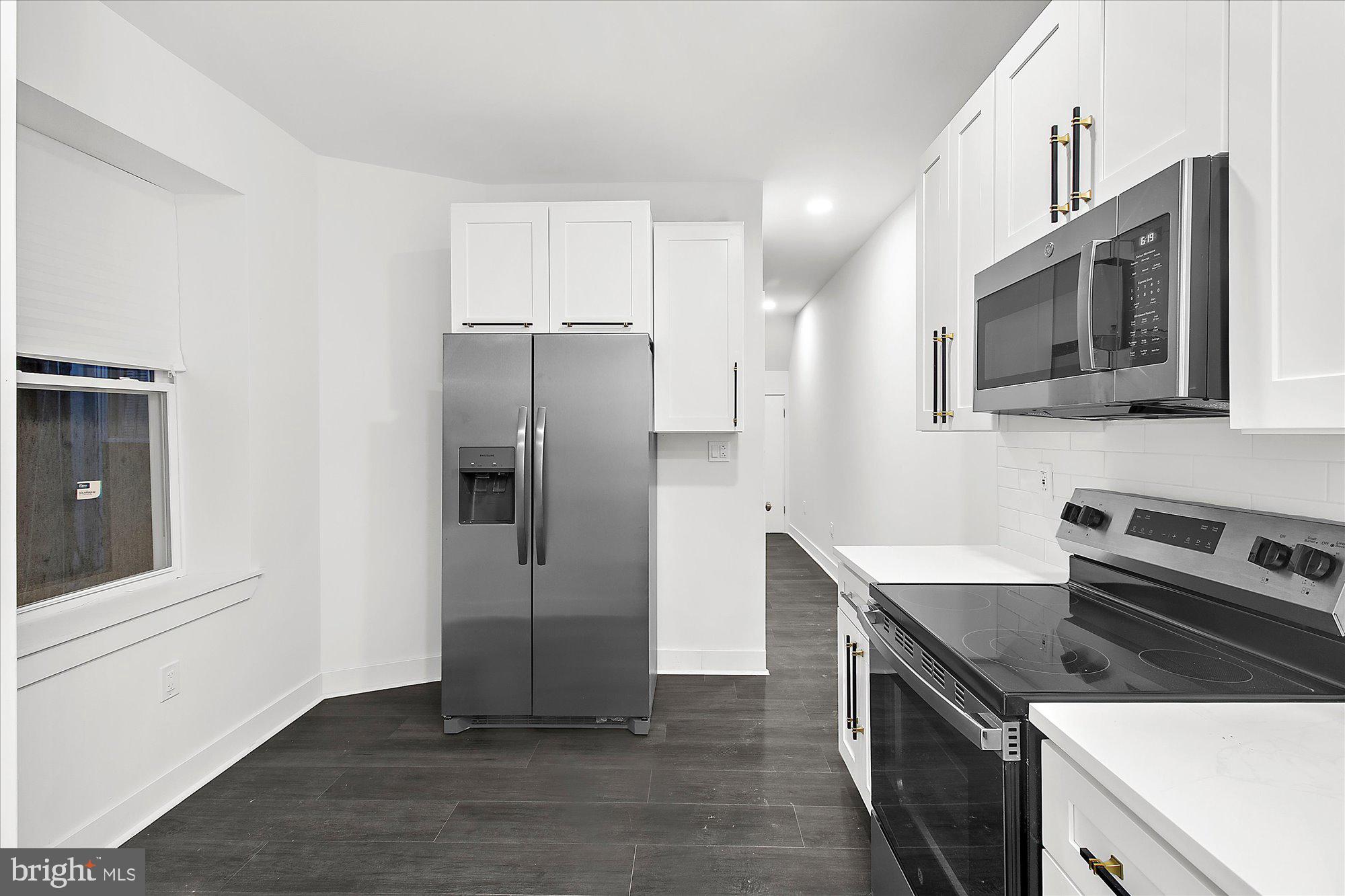 ELMWOOD PARK - Residential