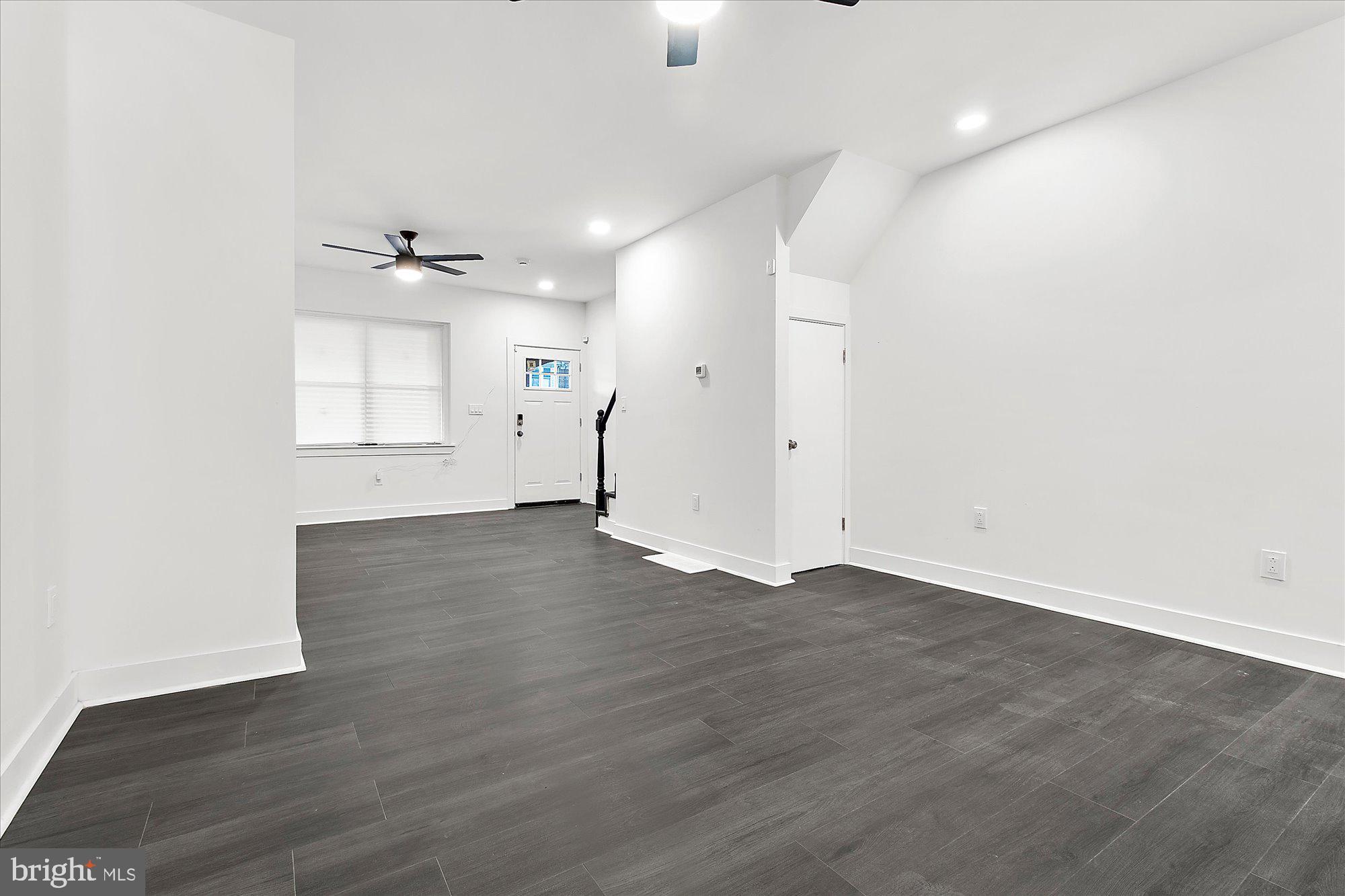 ELMWOOD PARK - Residential