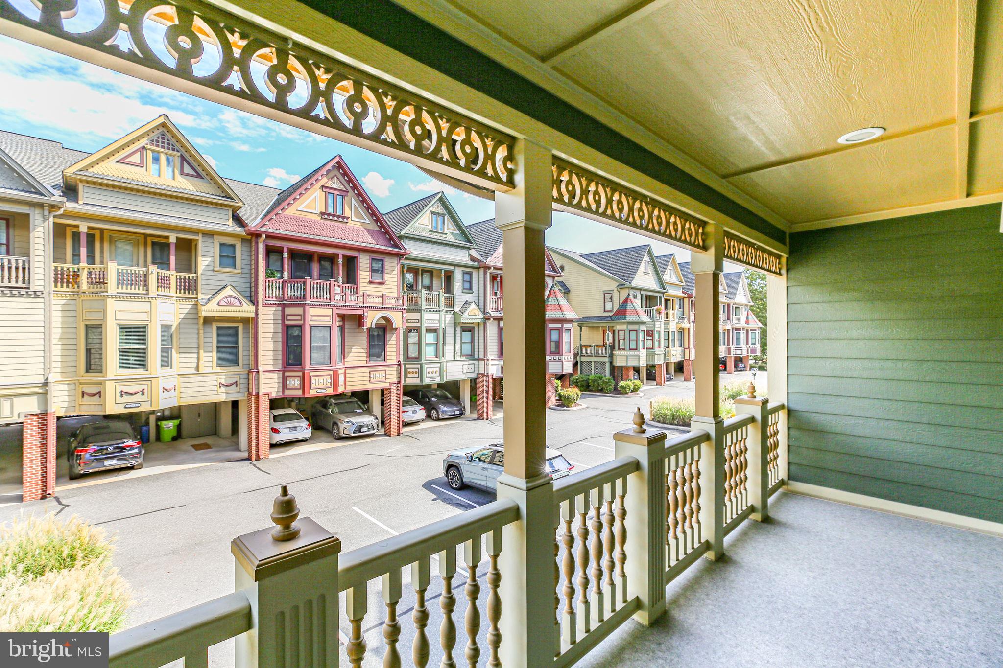 GASLIGHT LANDING - Residential