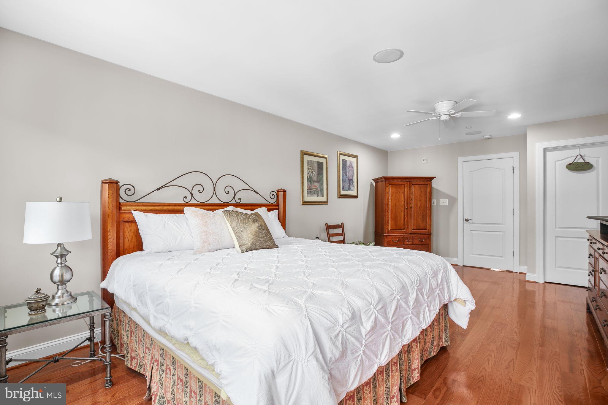 GASLIGHT LANDING - Residential