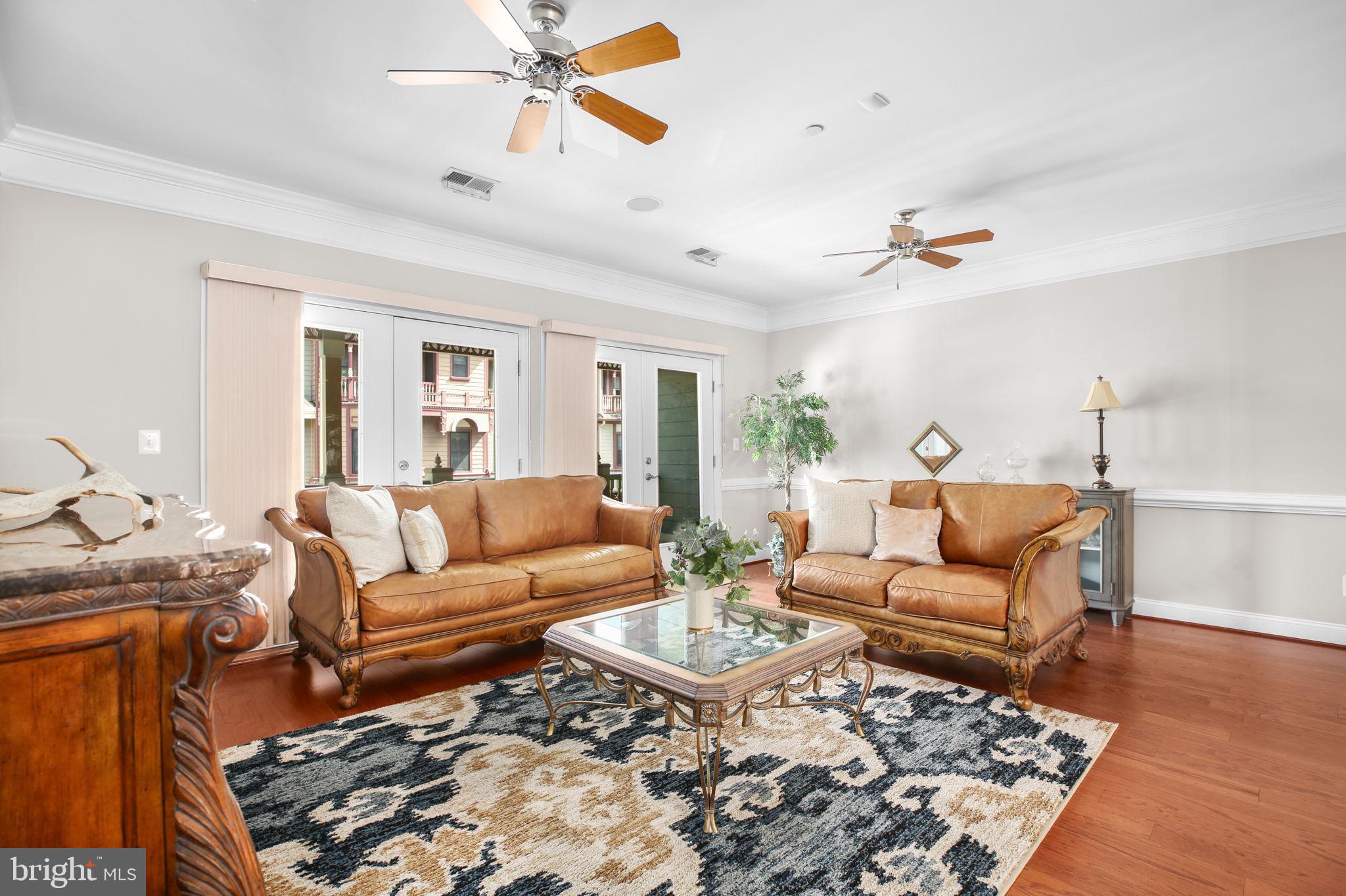 GASLIGHT LANDING - Residential