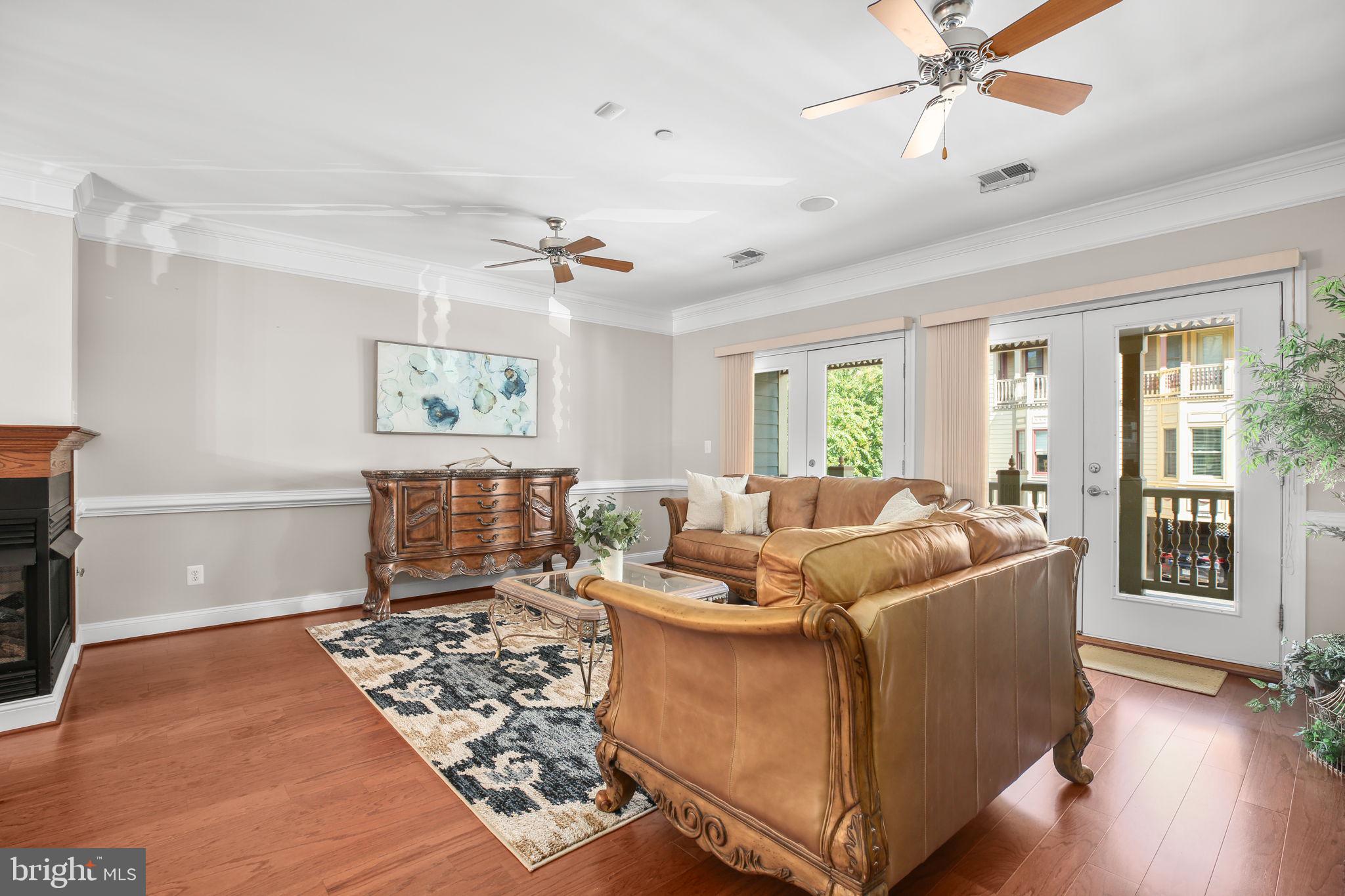 GASLIGHT LANDING - Residential