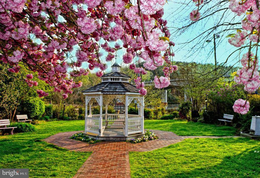 GASLIGHT LANDING - Residential