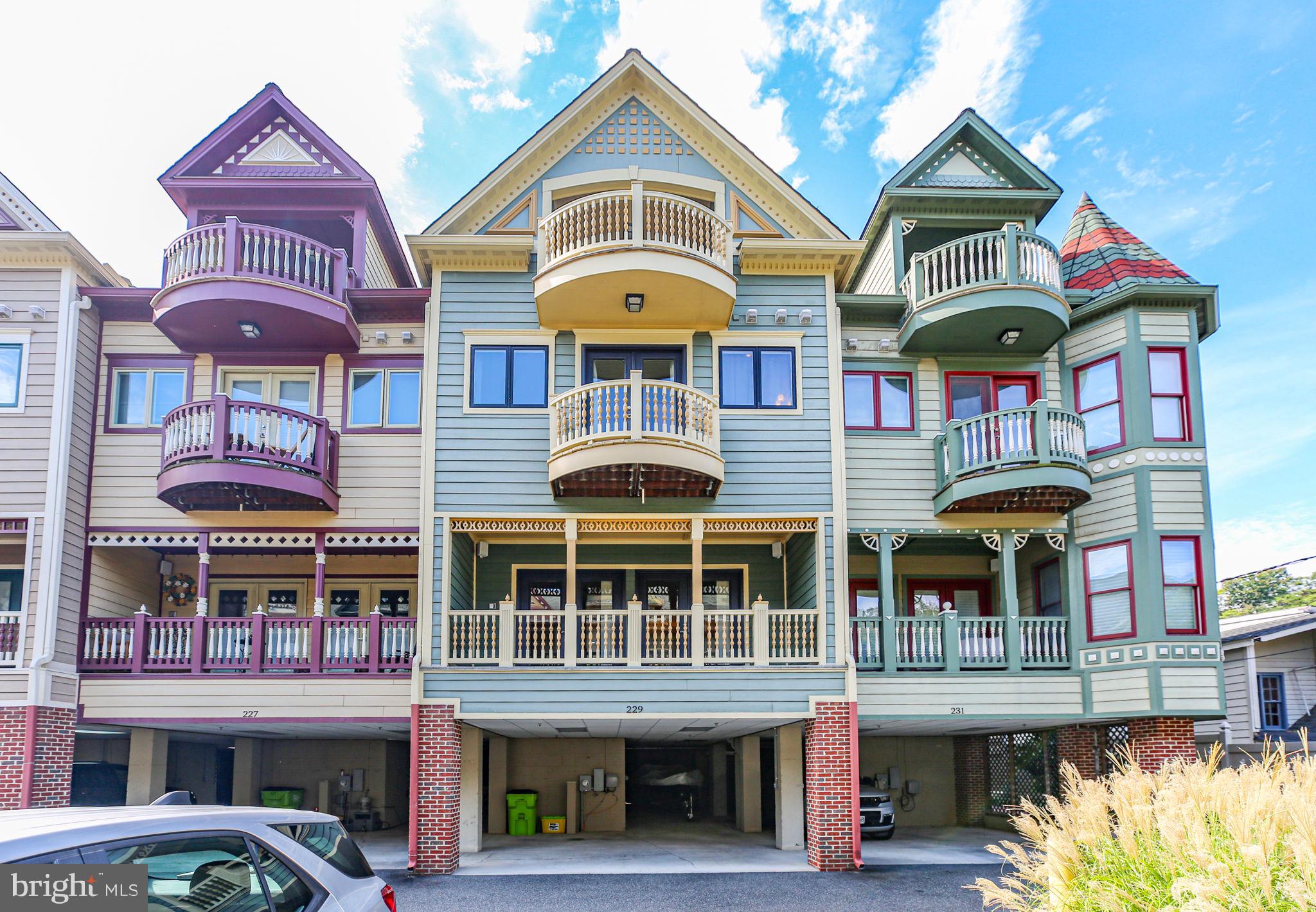 GASLIGHT LANDING - Residential