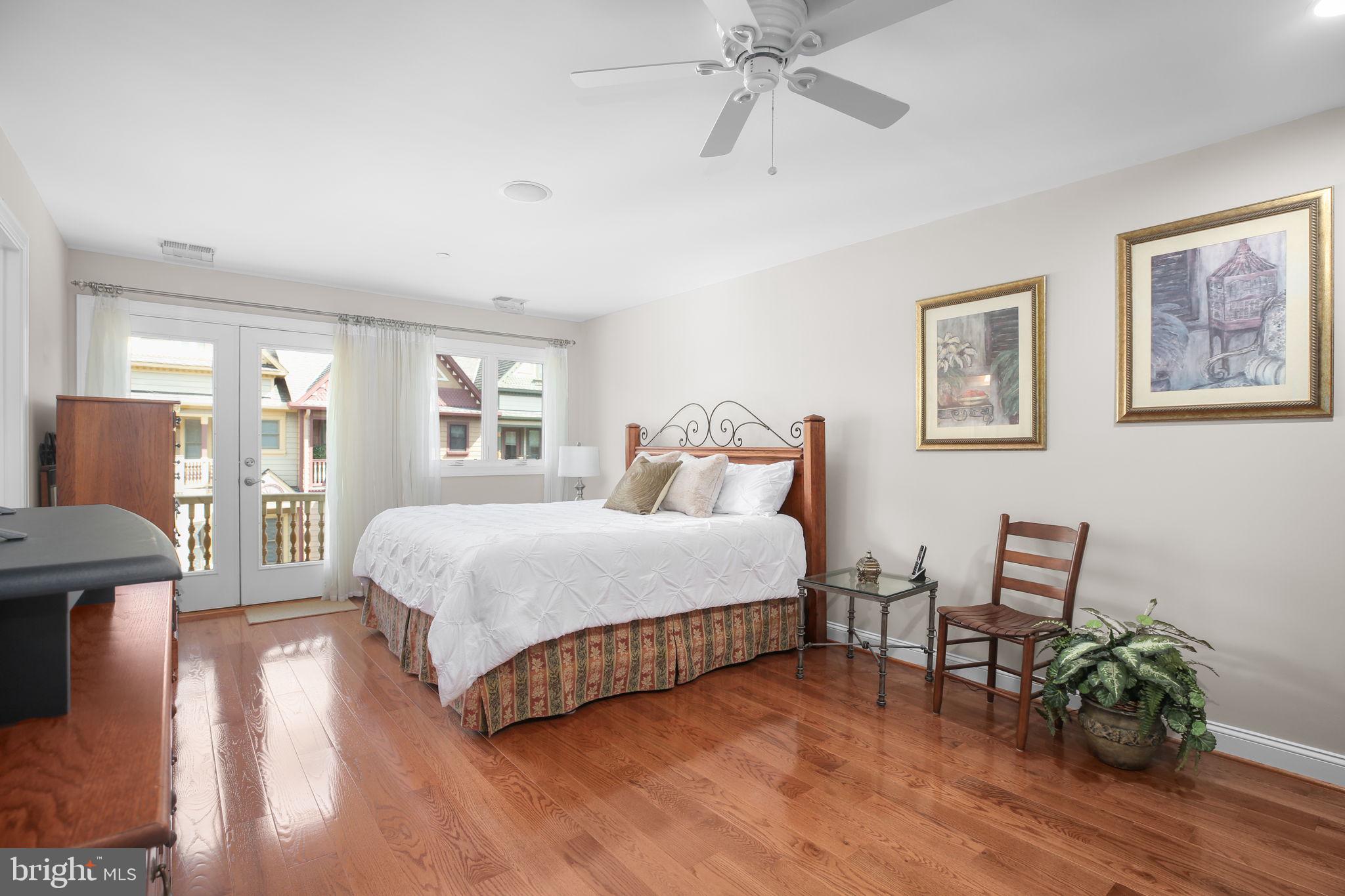 GASLIGHT LANDING - Residential