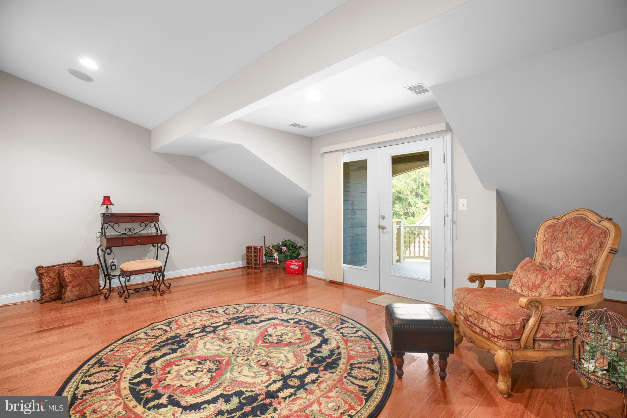 GASLIGHT LANDING - Residential