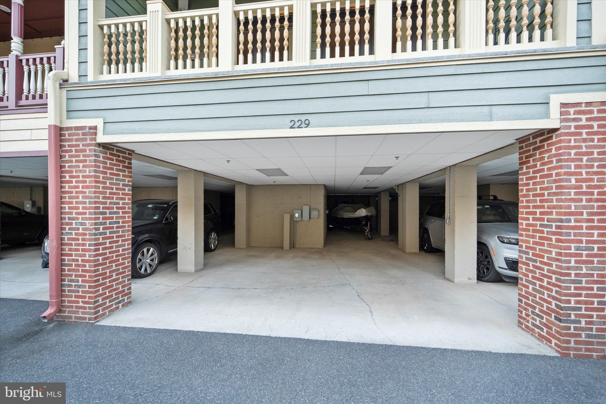 GASLIGHT LANDING - Residential