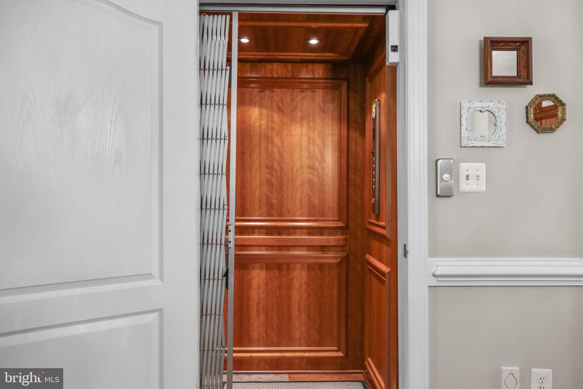 GASLIGHT LANDING - Residential