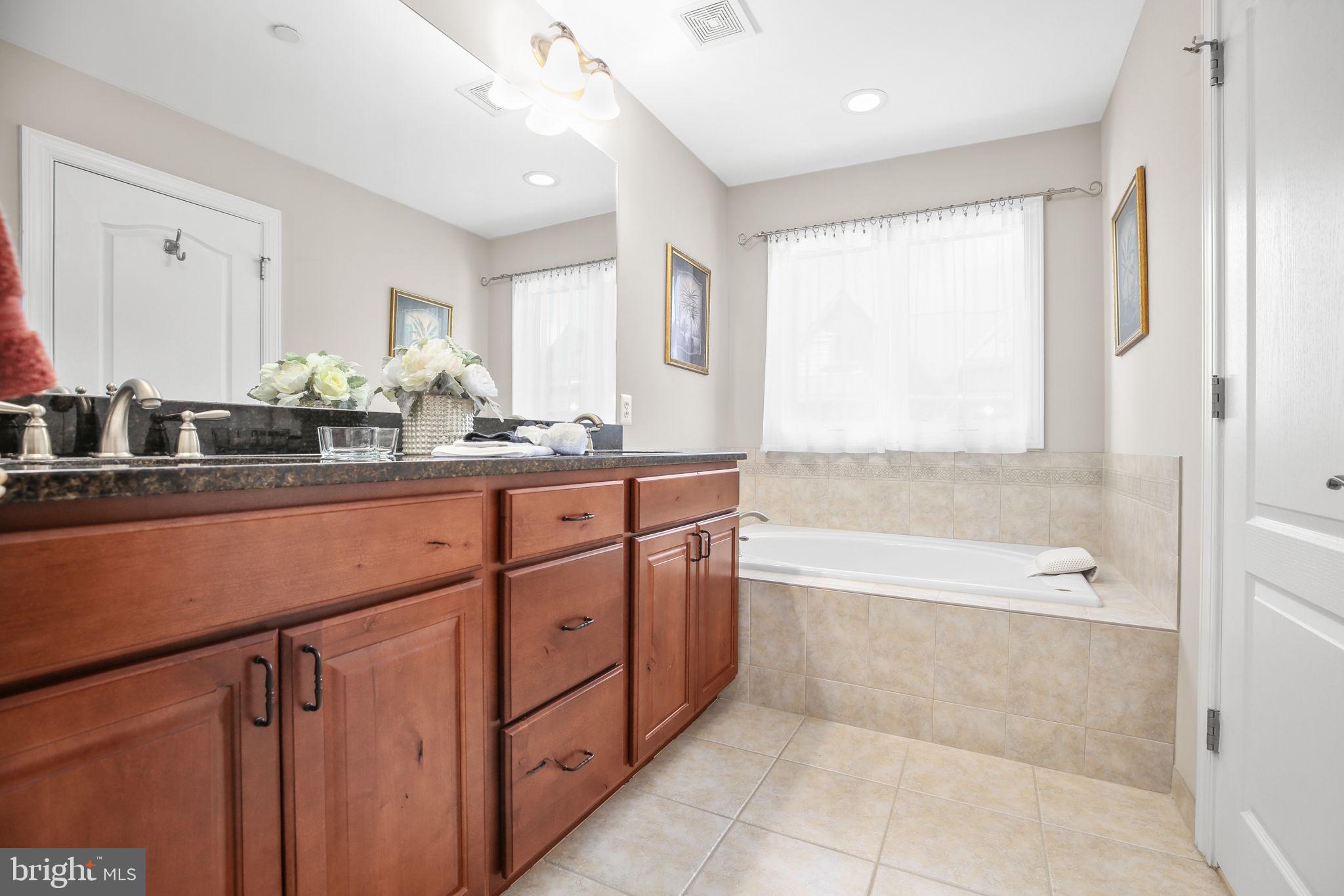 GASLIGHT LANDING - Residential