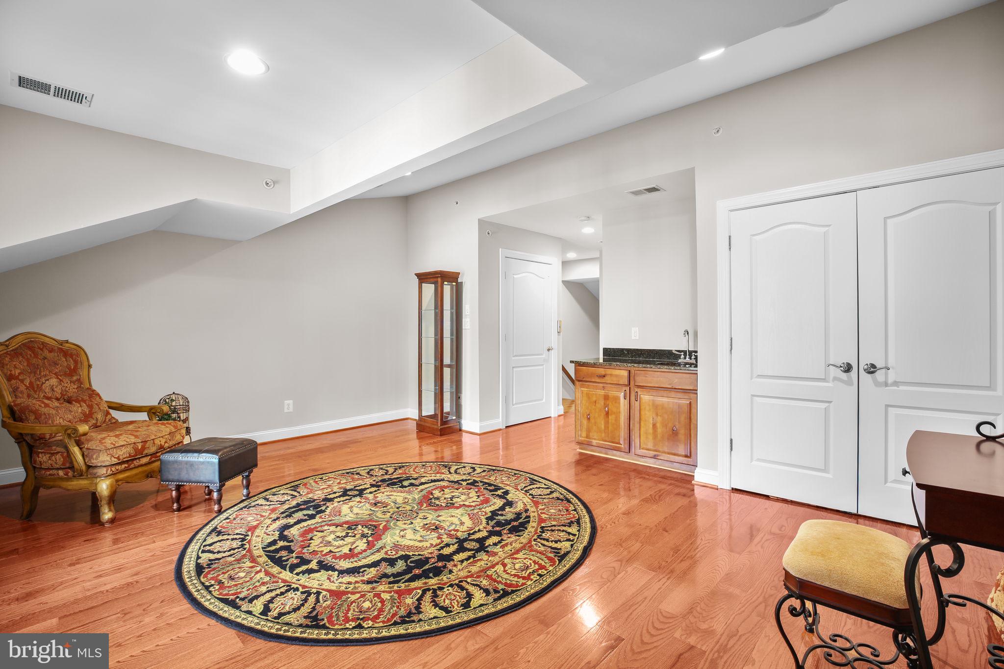 GASLIGHT LANDING - Residential