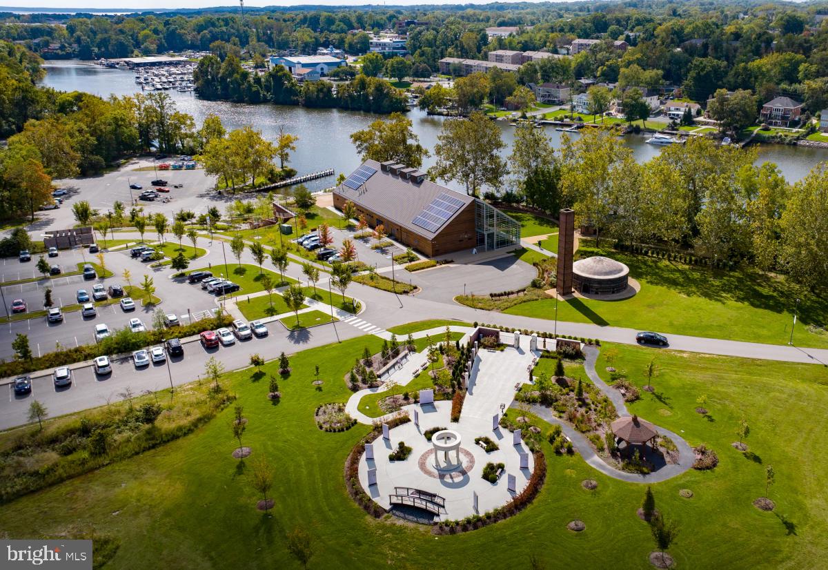 GASLIGHT LANDING - Residential