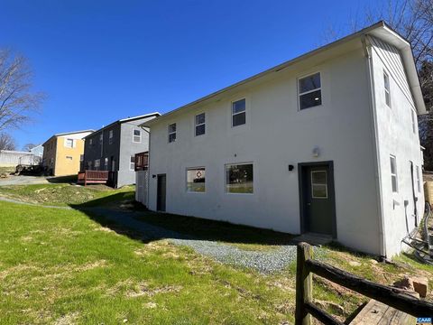 Townhouse For Rent - 1307 King St St #B<br/> CHARLOTTESVILLE, VA 22903
