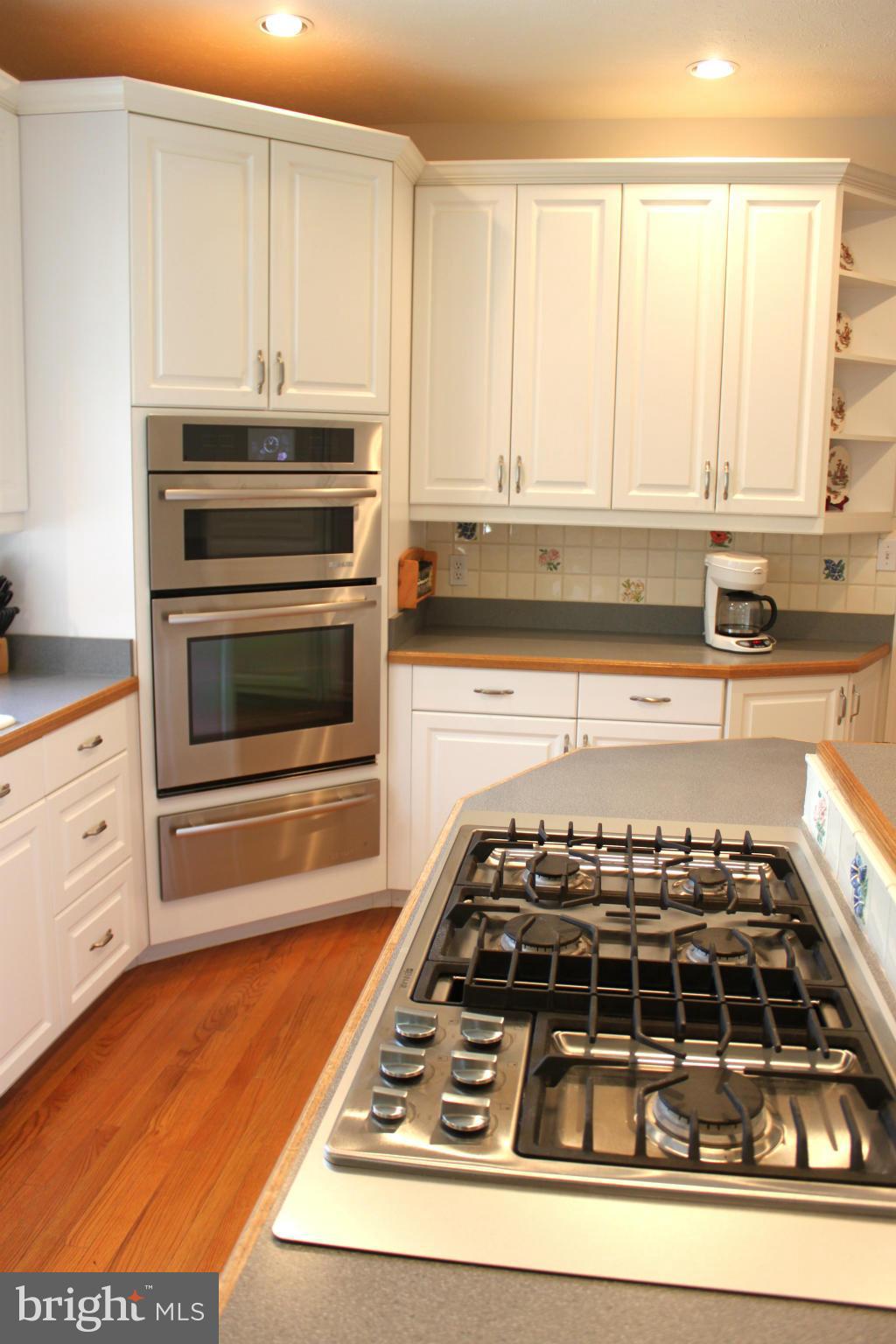 VICTORIA WOODS - Residential