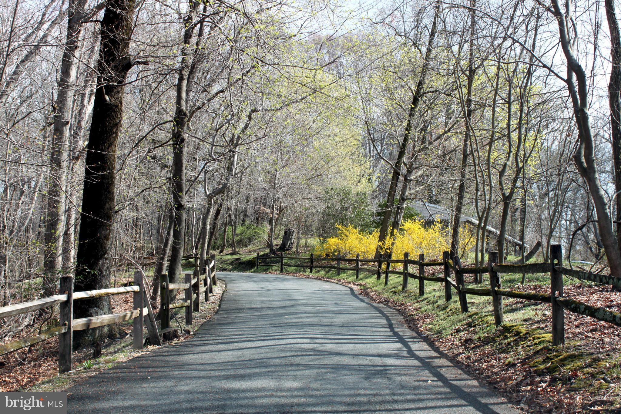 VICTORIA WOODS - Residential