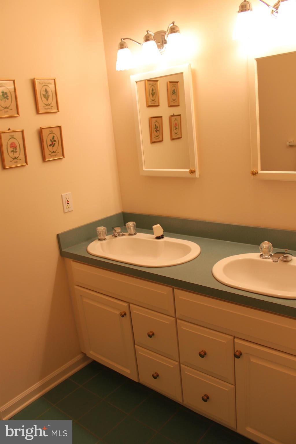 VICTORIA WOODS - Residential