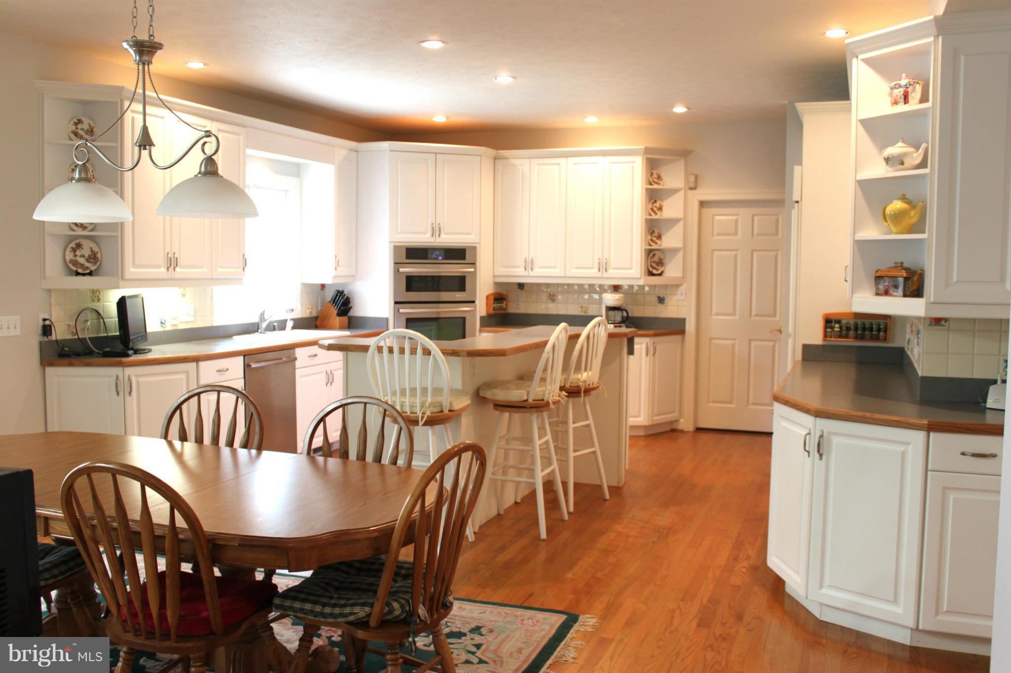 VICTORIA WOODS - Residential