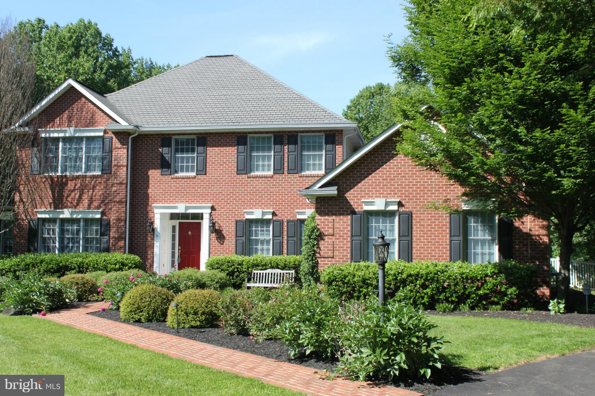 VICTORIA WOODS - Residential