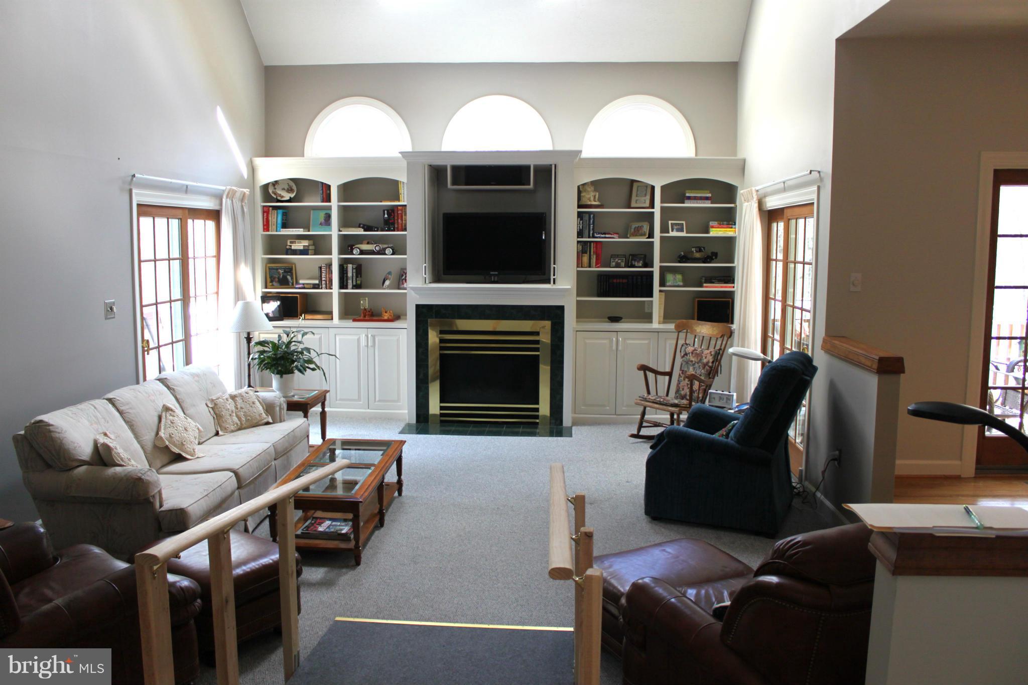 VICTORIA WOODS - Residential