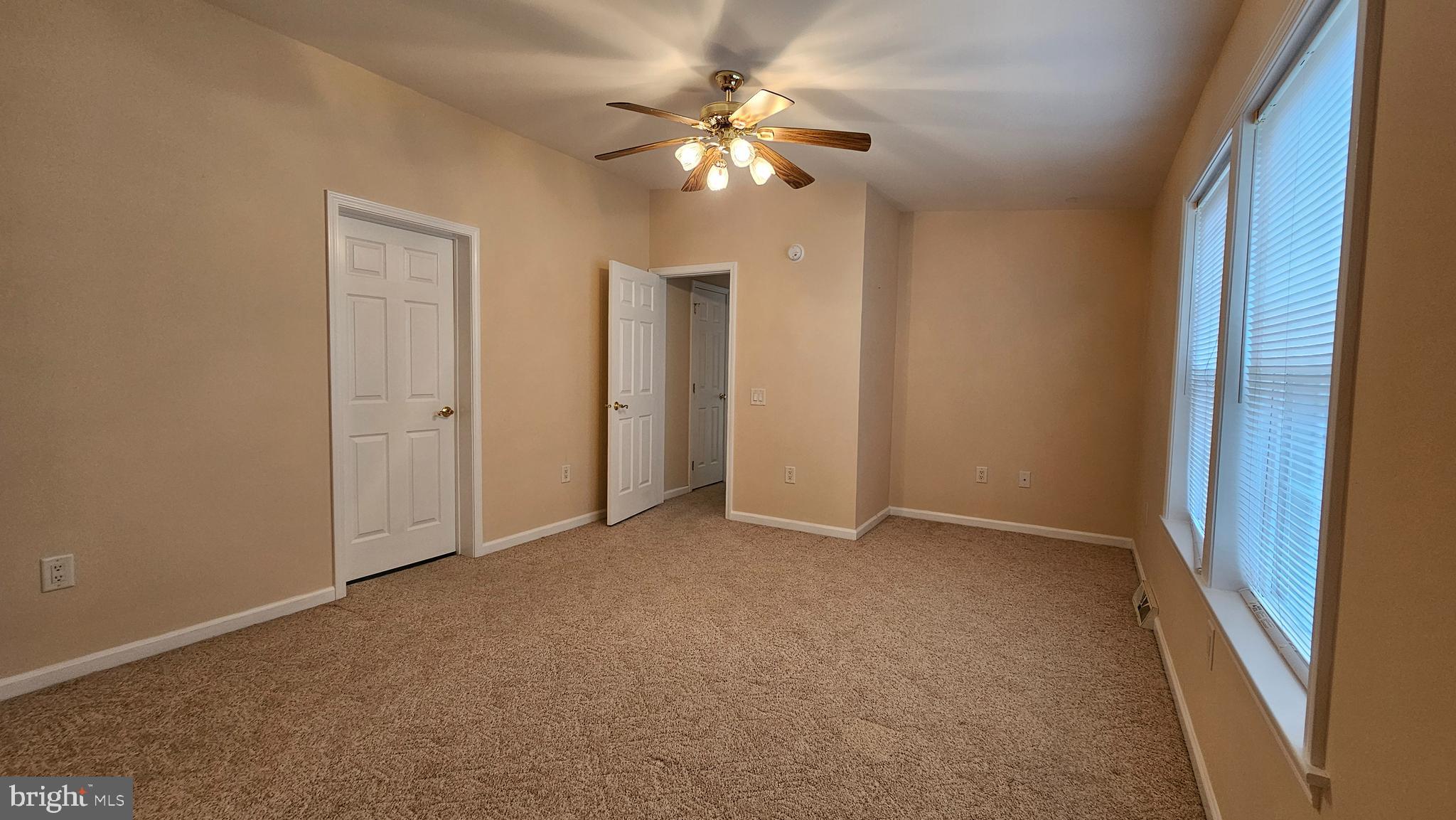 HYDE PARK - Residential