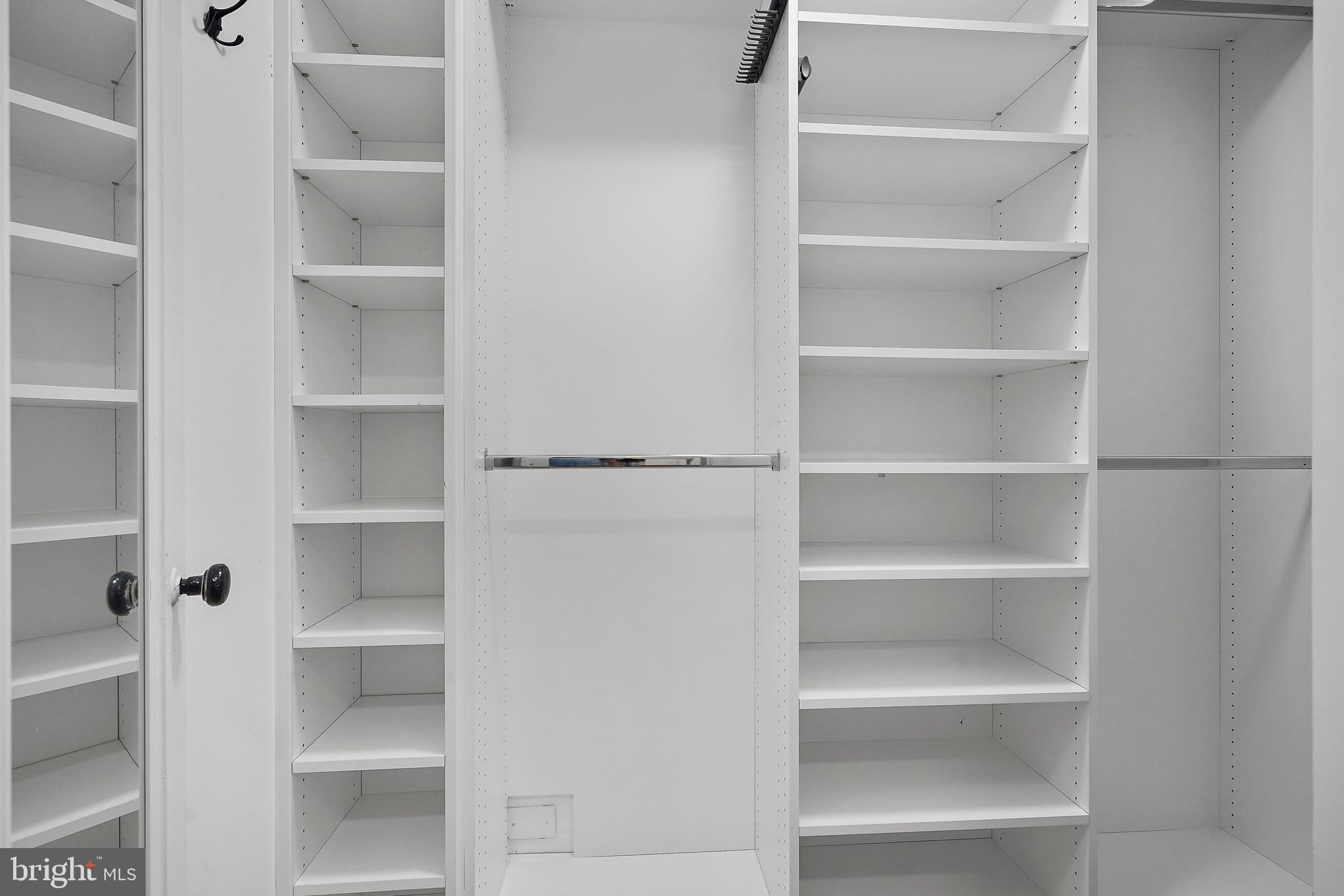 PARK FAIRFAX - Residential