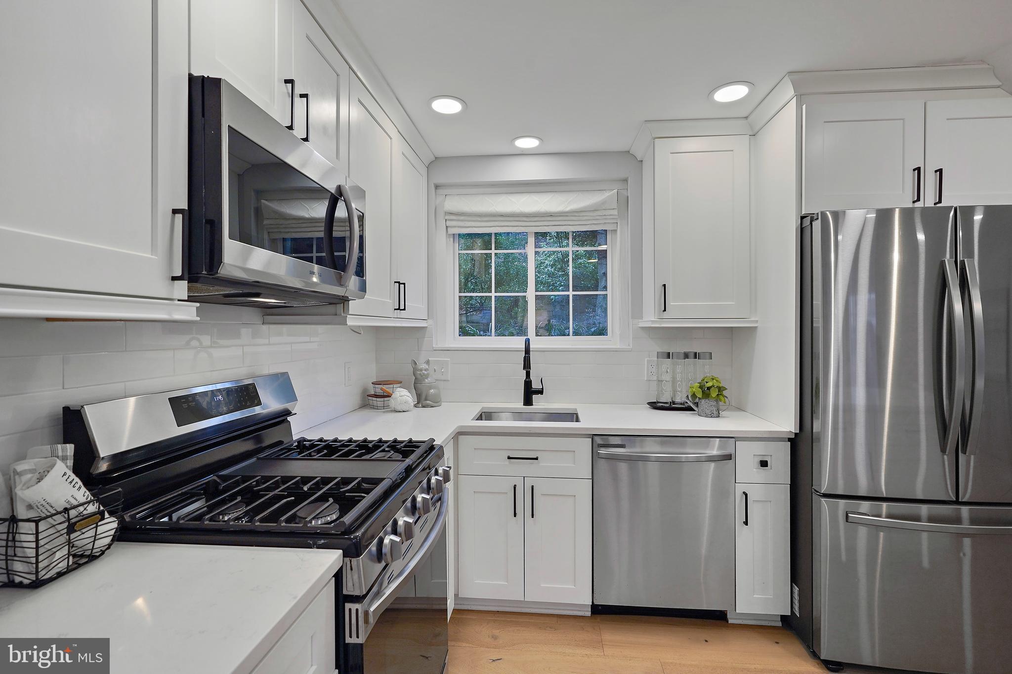 PARK FAIRFAX - Residential