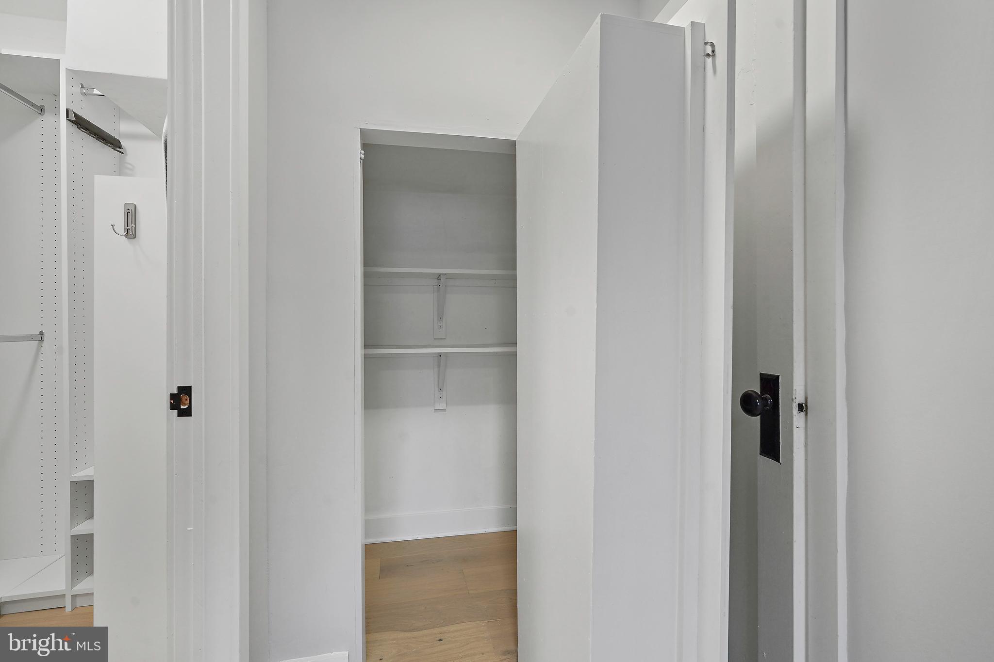 PARK FAIRFAX - Residential