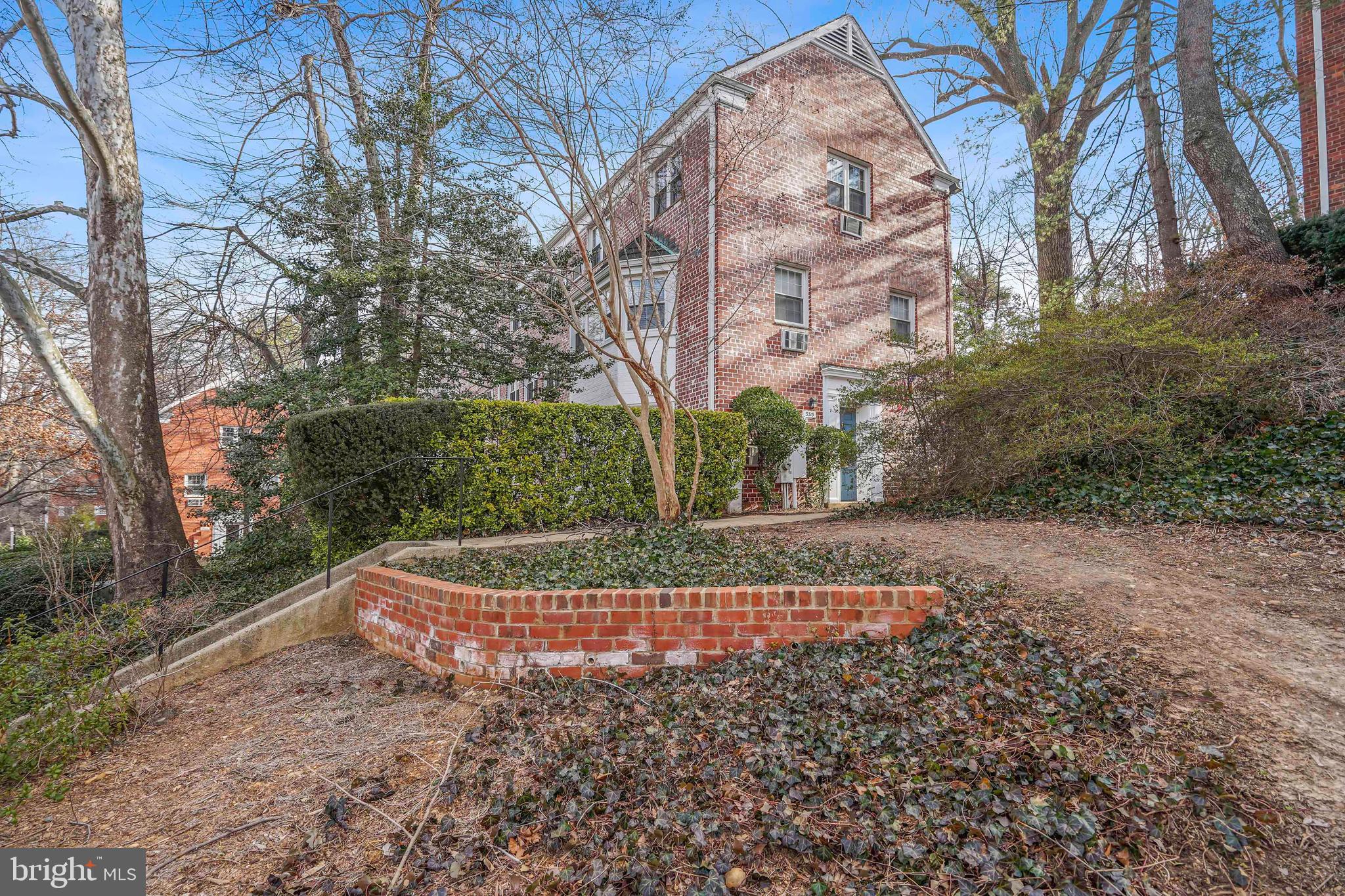 PARK FAIRFAX - Residential