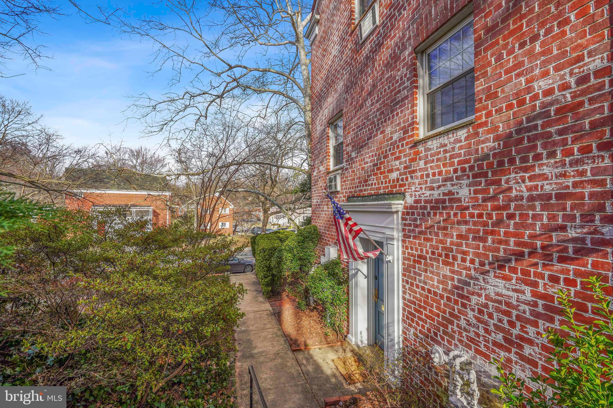 PARK FAIRFAX - Residential