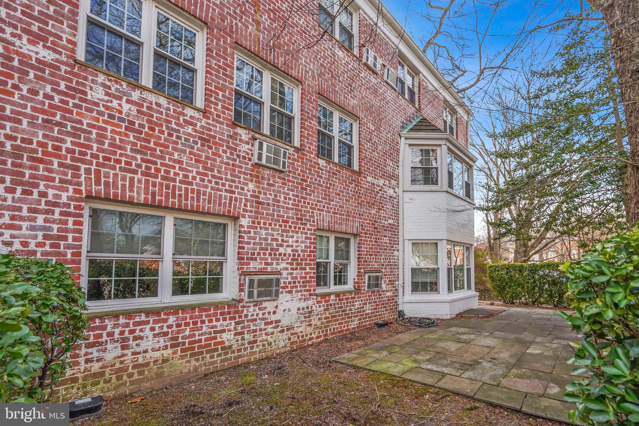 PARK FAIRFAX - Residential