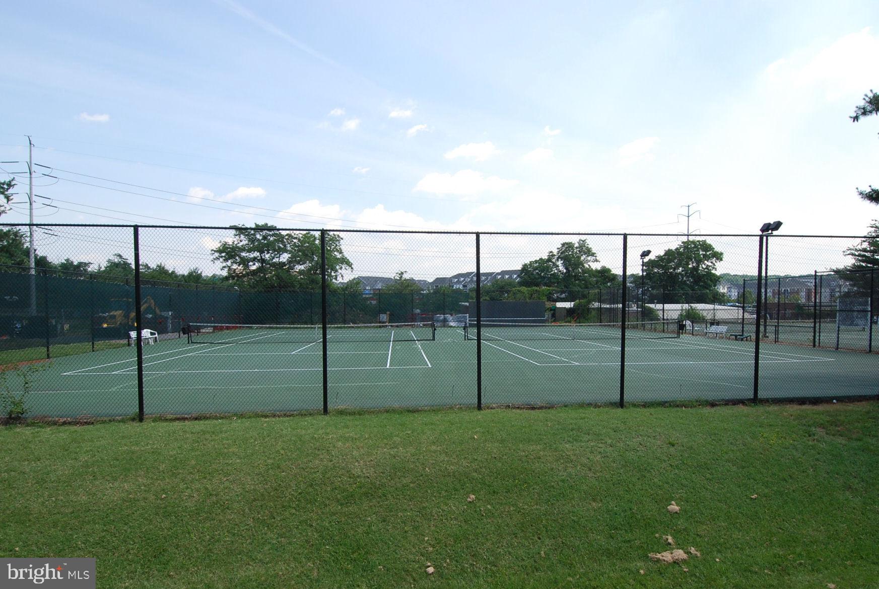 PARK FAIRFAX - Residential